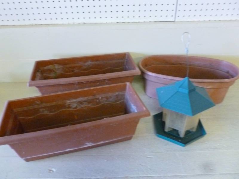 lot 160 image: Planters
