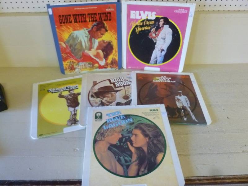 lot 167 image: Vintage Movie Discs
