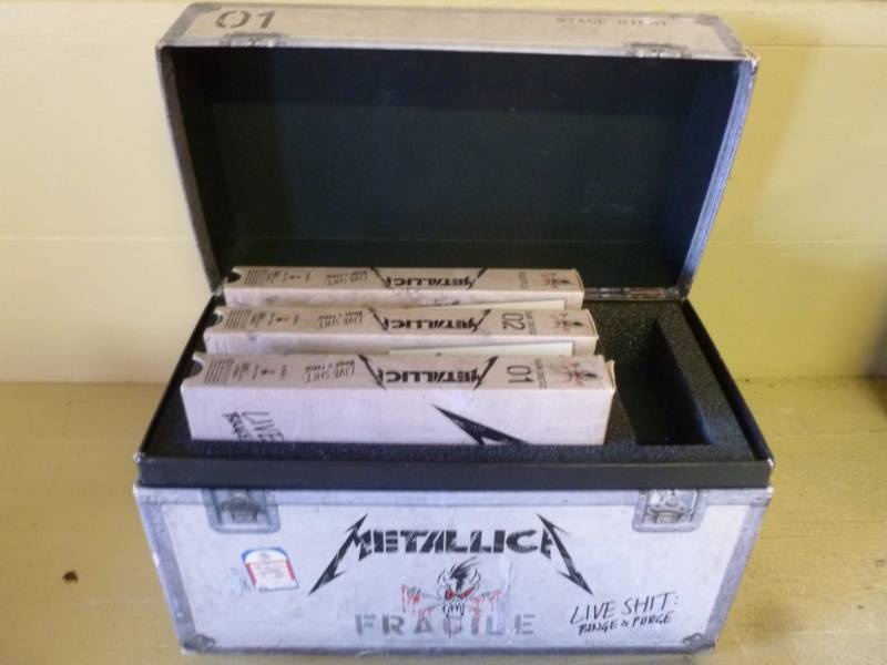 lot 173 image: Metallica Box Set