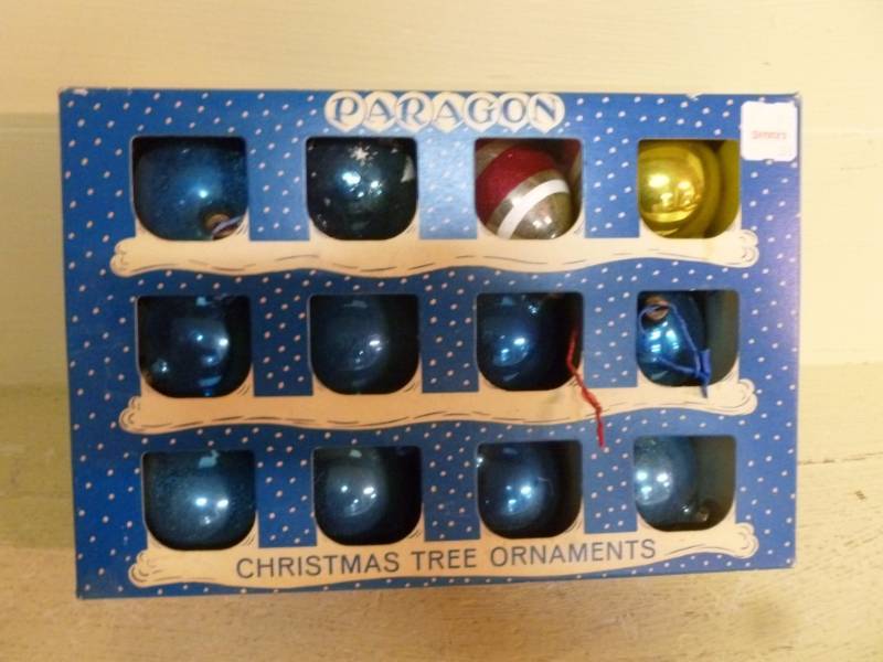 lot 188 image: Vintage Christmas Bulbs