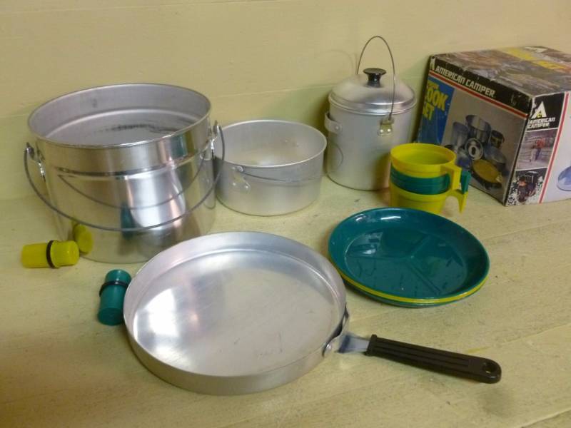 lot 202 image: Camping Set