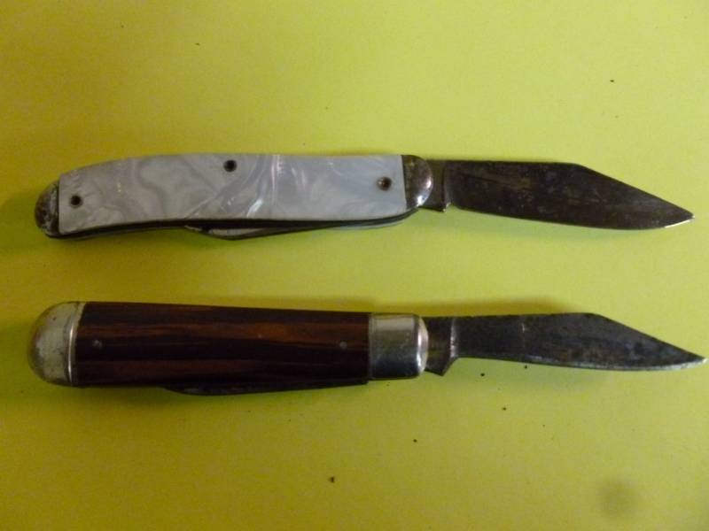 lot 246 image: Vintage Pocket Knives