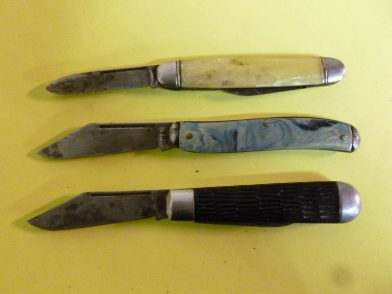 lot 247 image: Vintage Pocket Knives