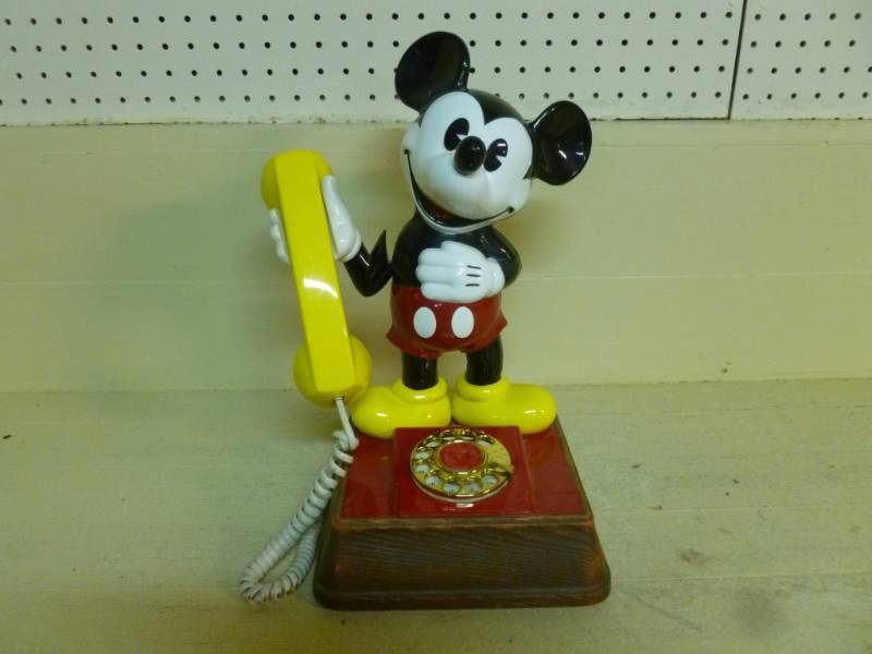 lot 249 image: Mickey Mouse Phone