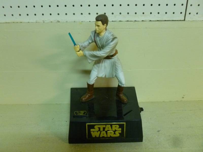 lot 251 image: Star Wars Toy