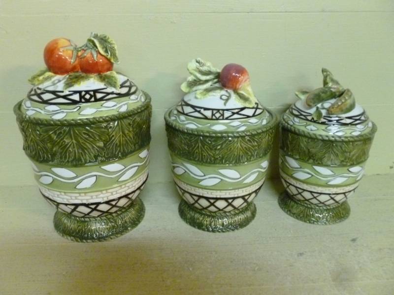 lot 253 image: Kitchen