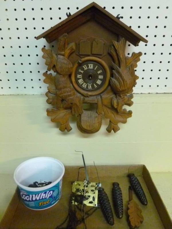 lot 256 image: Coo-Coo Clock