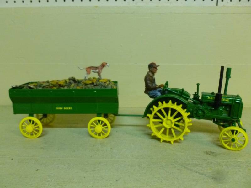lot 257 image: Ertl - John Deere Tractor