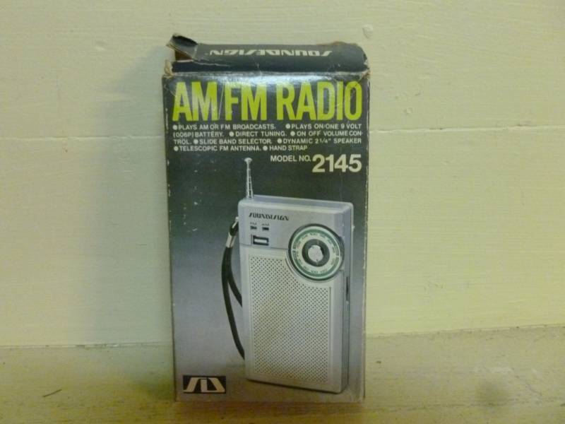 lot 259 image: Vintage Radio