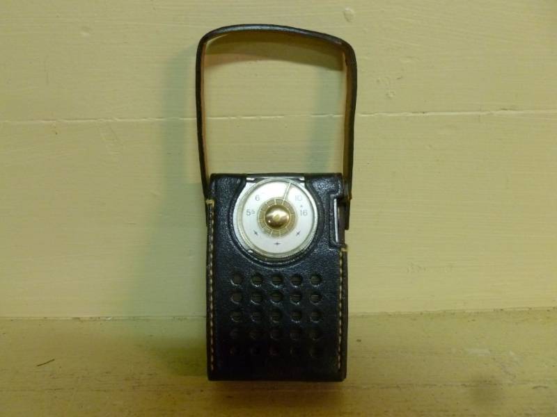 lot 260 image: Vintage Radio