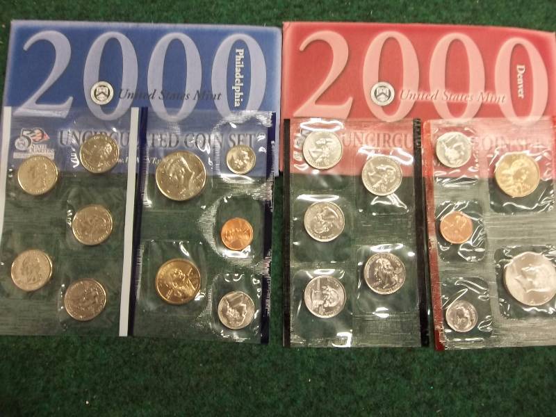 2000 US Mint Unc Coin Set With State Quarters