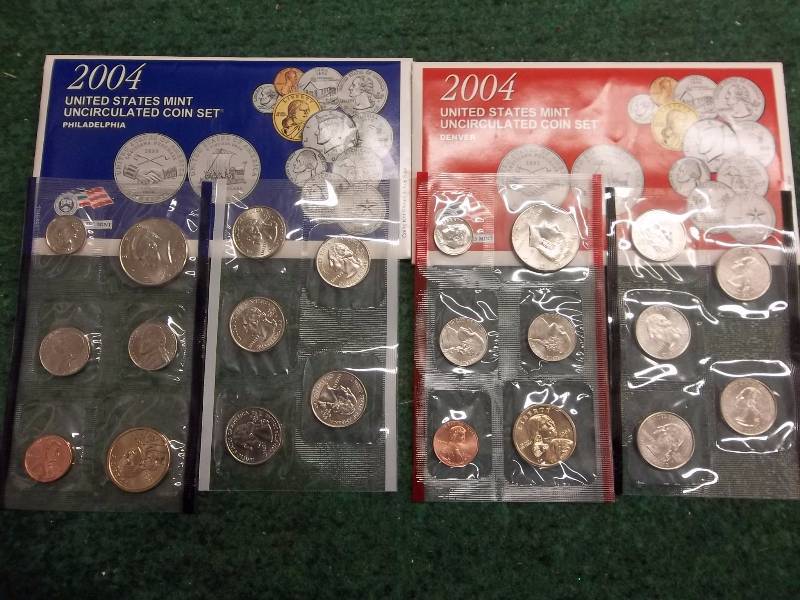 2004 US Mint Unc Coin Set With State Quarters Sac Dollar P&D