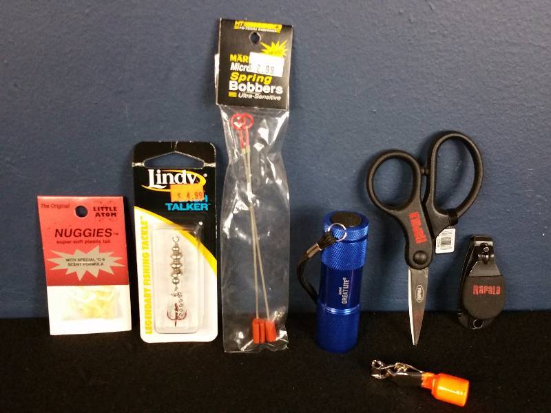 lot 114 image: Ice Fishing Kit