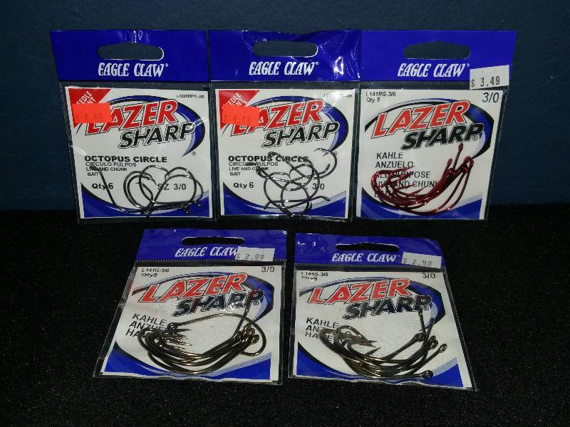 lot 320 image: Eagle Claw Lazer Sharp 30 Hooks