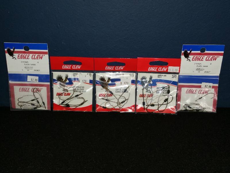 lot 328 image: Eagle Claw Weedless Hooks & Weedless Shanks