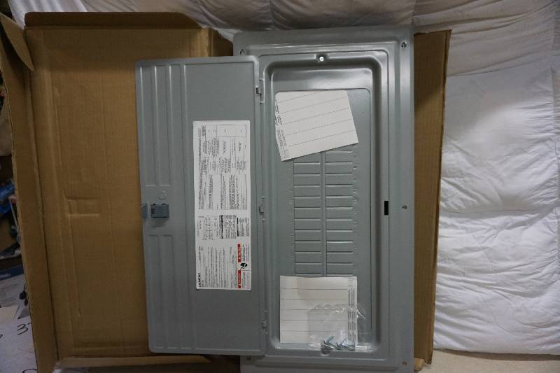 lot 4 image: Siemens Model S3040L1200P ES Series 200-Amp 30-Space 40-Circuit Main Lug Load Center