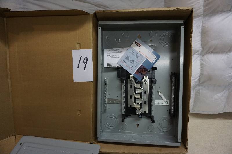 lot 19 image: Murray 125 Amp 12 Space 24 Circuit Main Lug Load Center