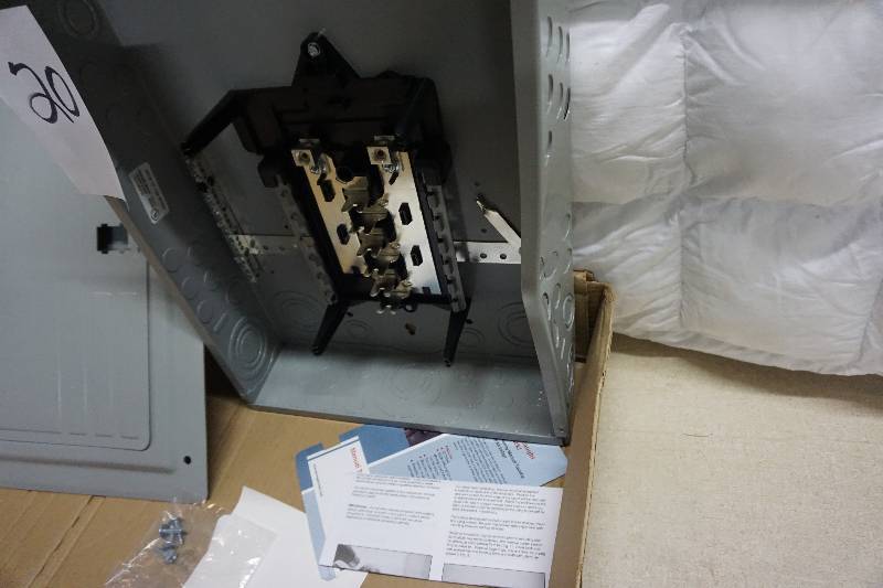 lot 20 image: Murray 125 Amp 12 Space 24 Circuit Main Lug Load Center