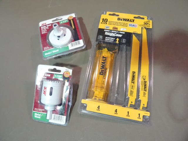 NEW Saw Blade Lot Incl. DeWalt Sawzall Blades, 2.5 in holoe saw, 1-78 in hole saw