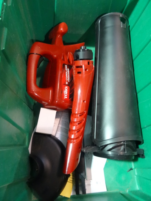 NEW Open Box Toro LiIon 20v max Cordless Sweeper Leaf Blower pn 51701. No testing done please injspect