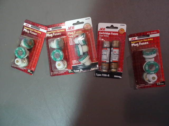 NEW Qty 14 Fuses
