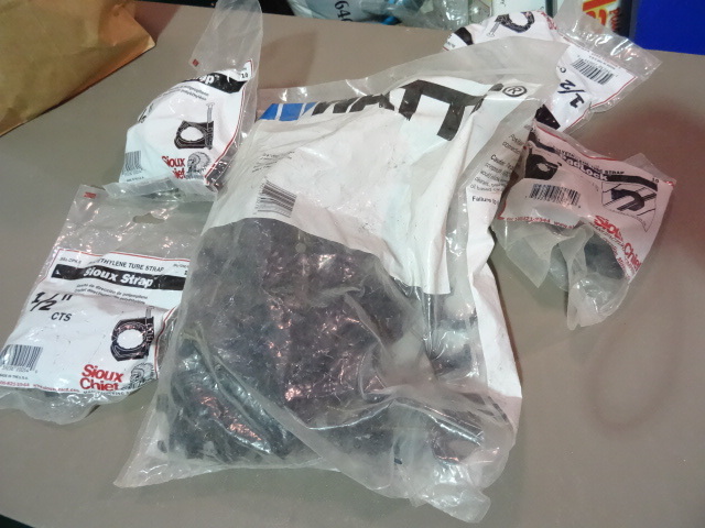 NEW Large Bage Pipe Hangers 1  2 and 3  4 in