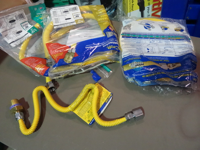 NEW Qty 4 Stainless Steel Coated Gas Lines