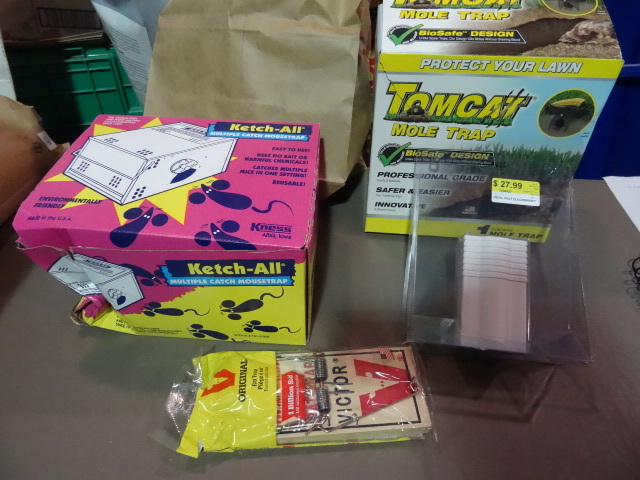 NEW Pest Control Lot incl. Multiple Catch Mouse Trap, Mole Trap, Rat Trap and Electronic Sonic Repeller