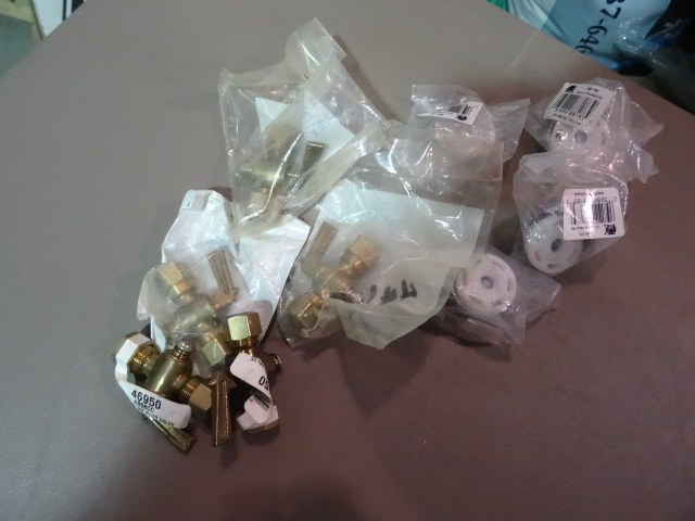 NEW Qty 5 Brass 3  8 � 3  8 in shutoff valve and Qty 5 Vacuum Breaker Kits