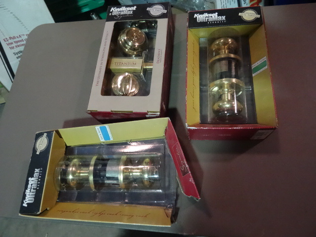 NEW Lot Qty 3 Kwikset Ultramax Door Handl Locksets incl. Jeyed Deadbolt, Bed and Bath and Hall and Closet sets
