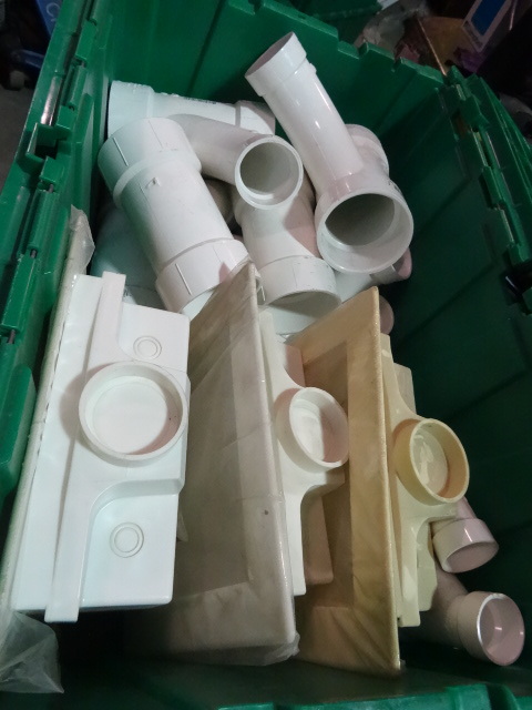 NEW LARGE PLUMBING LOT incl 3 x Oatey Laundry Connector Box, Approx Qty 15 x 1.25 in, 3 in and 4 in Tees GREEN BIN NOT INCLUDED