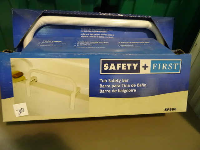 NEW Safety First Tub Safety Bar SF590