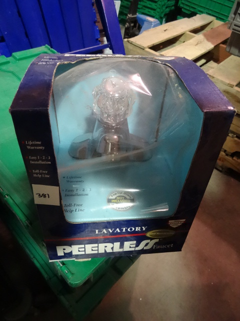 NEW Peerless Faucet Chrome Single Handle Bathroom Sink Faucet P8601
