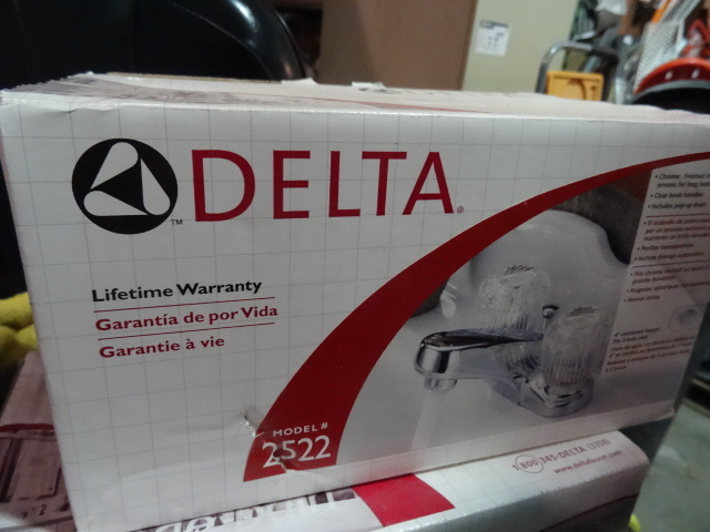 NEW Delta Faucet 2 Handle Chrome Bathroom Faucet with PopUp Drain model 2522