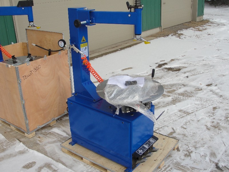 NEW- Rheinland Tire Changer