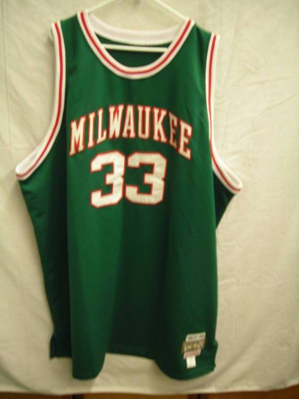 lot 7 image: Mitchell & Ness Basketball Jersey # 33 Jabbar Milwaukee