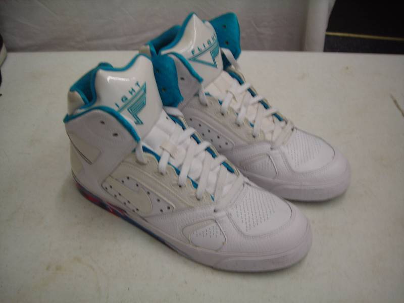 lot 30 image: Pair Mens Nike Flight Size 11 12