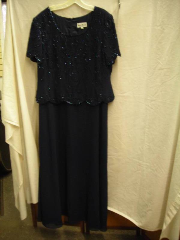 lot 50 image: Beaded Gown Size 20