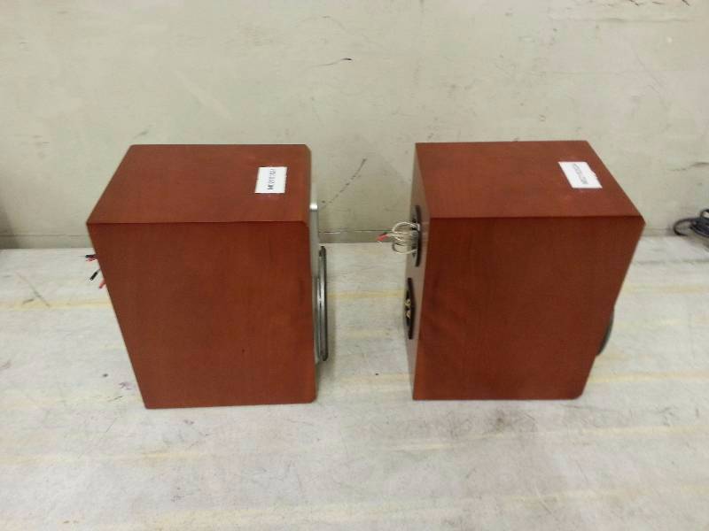 lot 7 image: Philips MCD708 Bookshelf Speakers