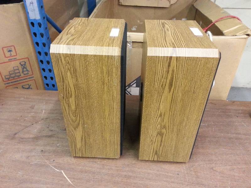 lot 11 image: Boston Acoustics HD8 Woodgrain Speakers