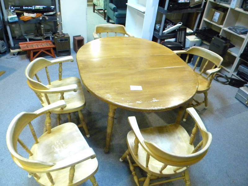 Table & Chairs