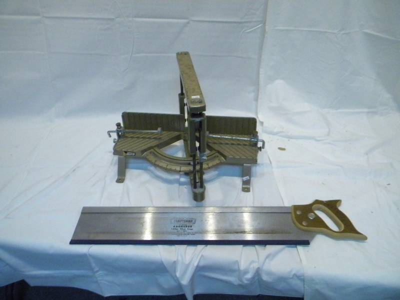 Craftsman mitre box with saw