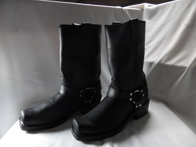 Durango Mens 11 Black Classic Harness Boots