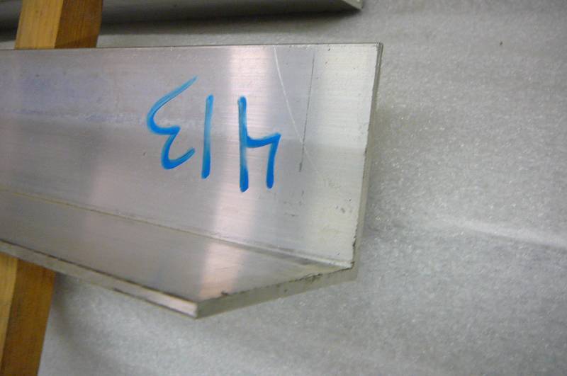 Angle alum 2 12 x 2 12 x 18 x 16
