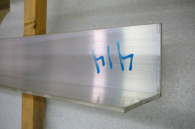 Angle alum 2 12 x 2 12 x 18 x 16