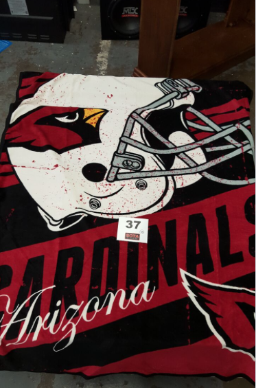 lot 46 image: NFL Microplush Throw Cardinals