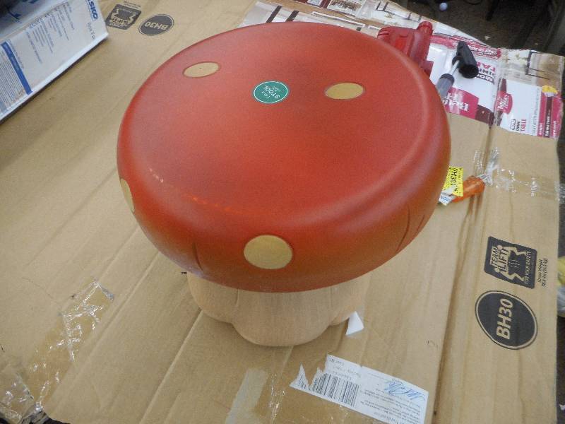 MUSHROOM STOOL