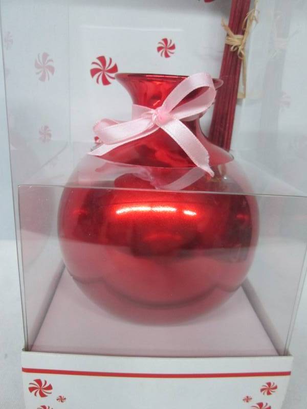 Red Ornament Ball Oil Diffuser