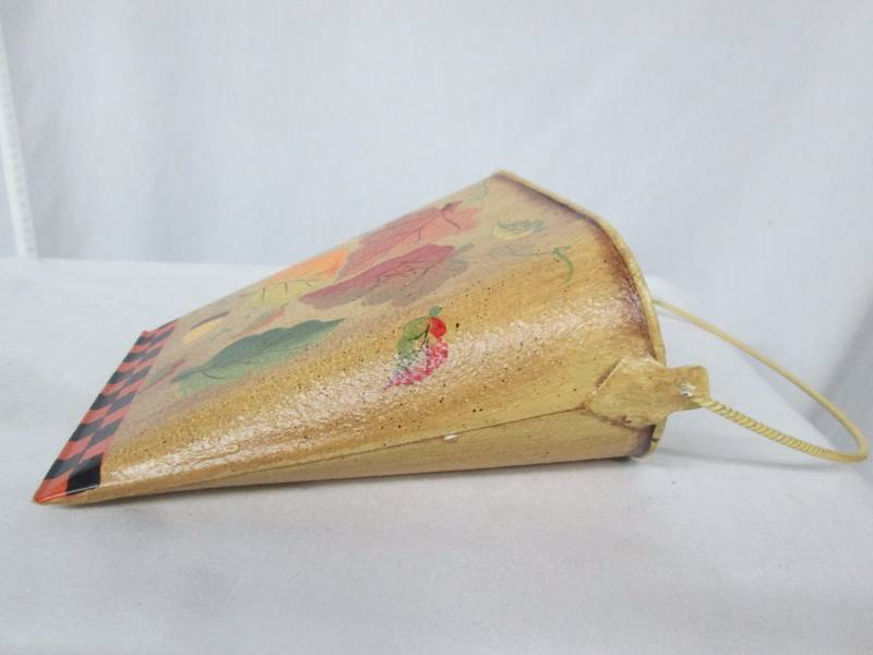 Leaves Tin Decoration Basket