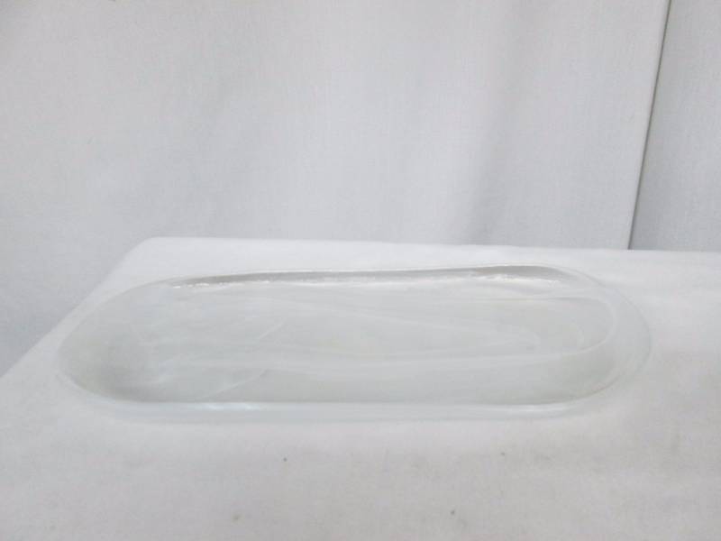 Alabaster White Glass Decorative Plate